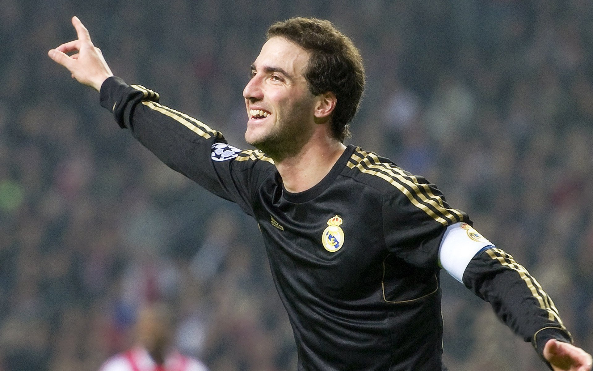 中国举重选手成绩保持领先