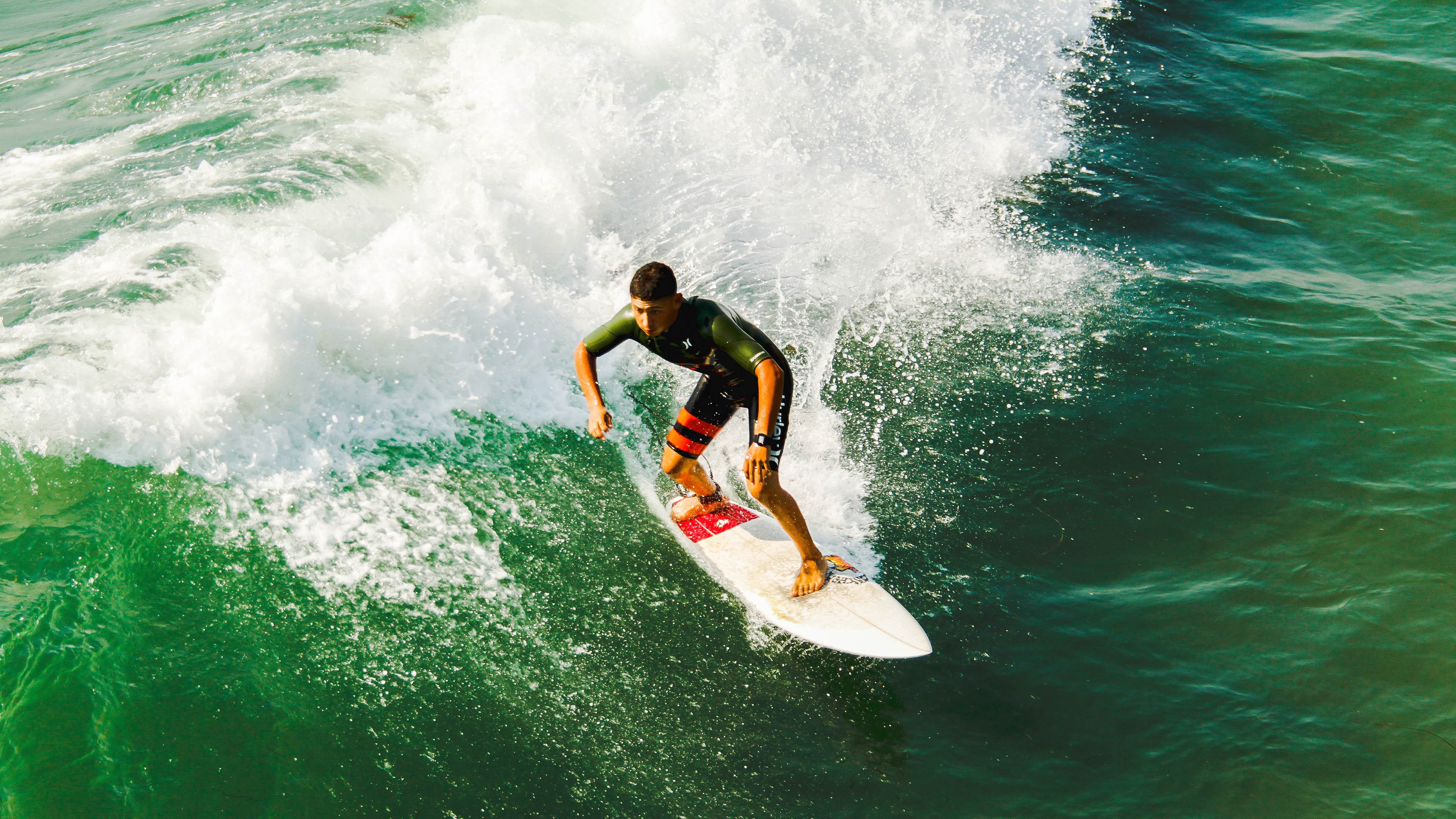 体育粉丝彻夜关注